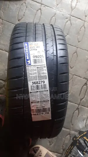 235/40r19 Michelin Tyre