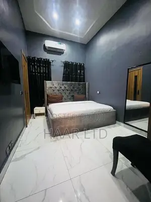 Luxurious 4 Bedroom Stand-Alone King-Sized Party Apartment
