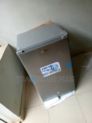 Top Frezer Refrigerator 93L Bruhm