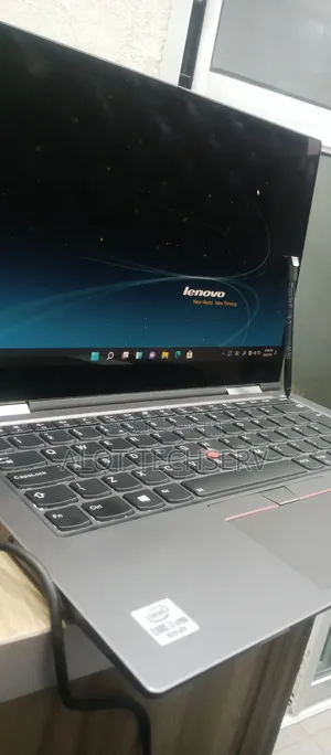 Laptop Lenovo ThinkPad X1 Yoga Gen 8 16GB Intel Core i7 SSD 512GB
