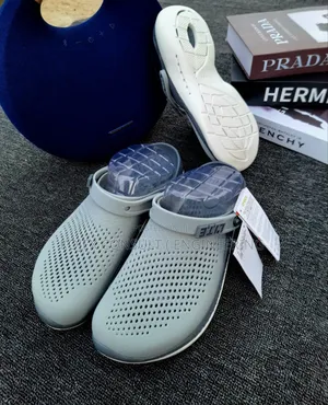 Plain Quality Crocs