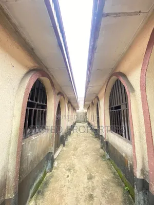 Executive 11units of Selfcontained Hostel in Uniport Ph