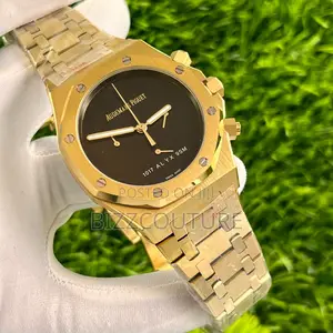 Original Audemars Piquet Quartz Gold Chain Watch in Store