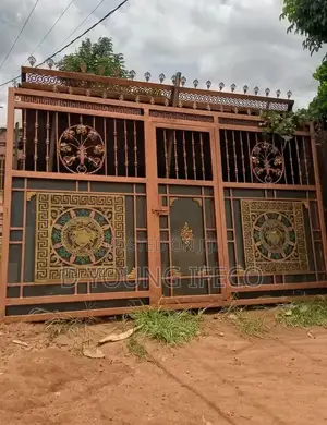 Morden Transparent Gate