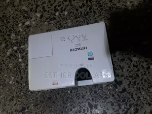 Neat Hitachi Projectors for Classroom