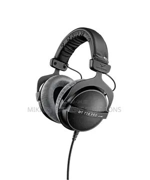 Beyerdynamic DT 770 Pro 250 Ohm Headphones