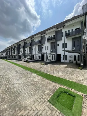 4bdrm Townhouse/Terrace in Chevron for sale