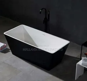 Black White Square Free-Standing Bathtub