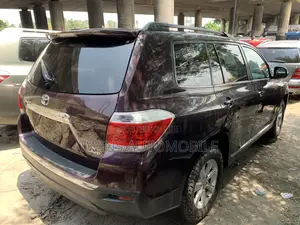 Toyota Highlander Limited 3.5l 4WD 2013 Red