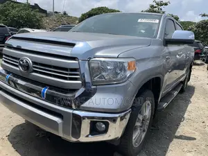 Toyota Tundra 2018 Silver
