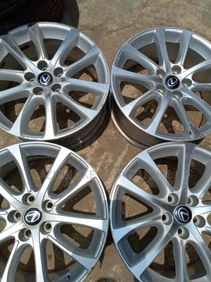 18" Rim Lexus 330