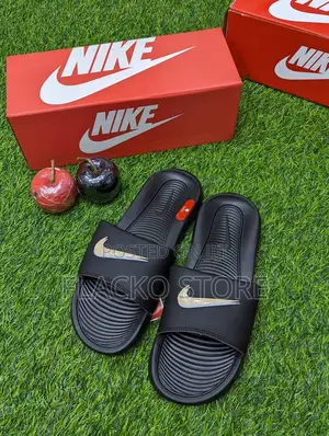 Original Nike Victori One Slides