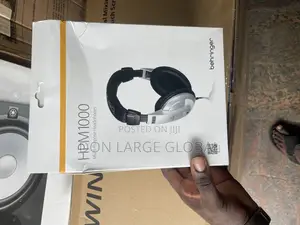 Behringer Hpm1000