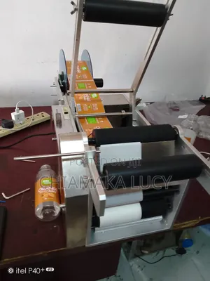 Round Bottle Sticker Labeling Machine