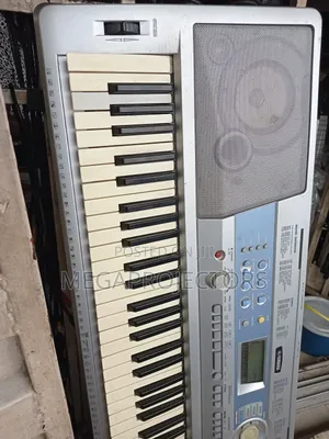 Yamaha Keyboard DGX 200