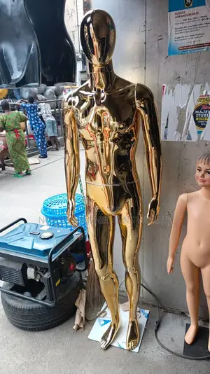 Rm Big Gold Male Display Mannequin
