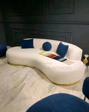 Classique Lundra Sofa