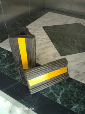 Rubber Aircraft Wheel Chocks, for Airports
