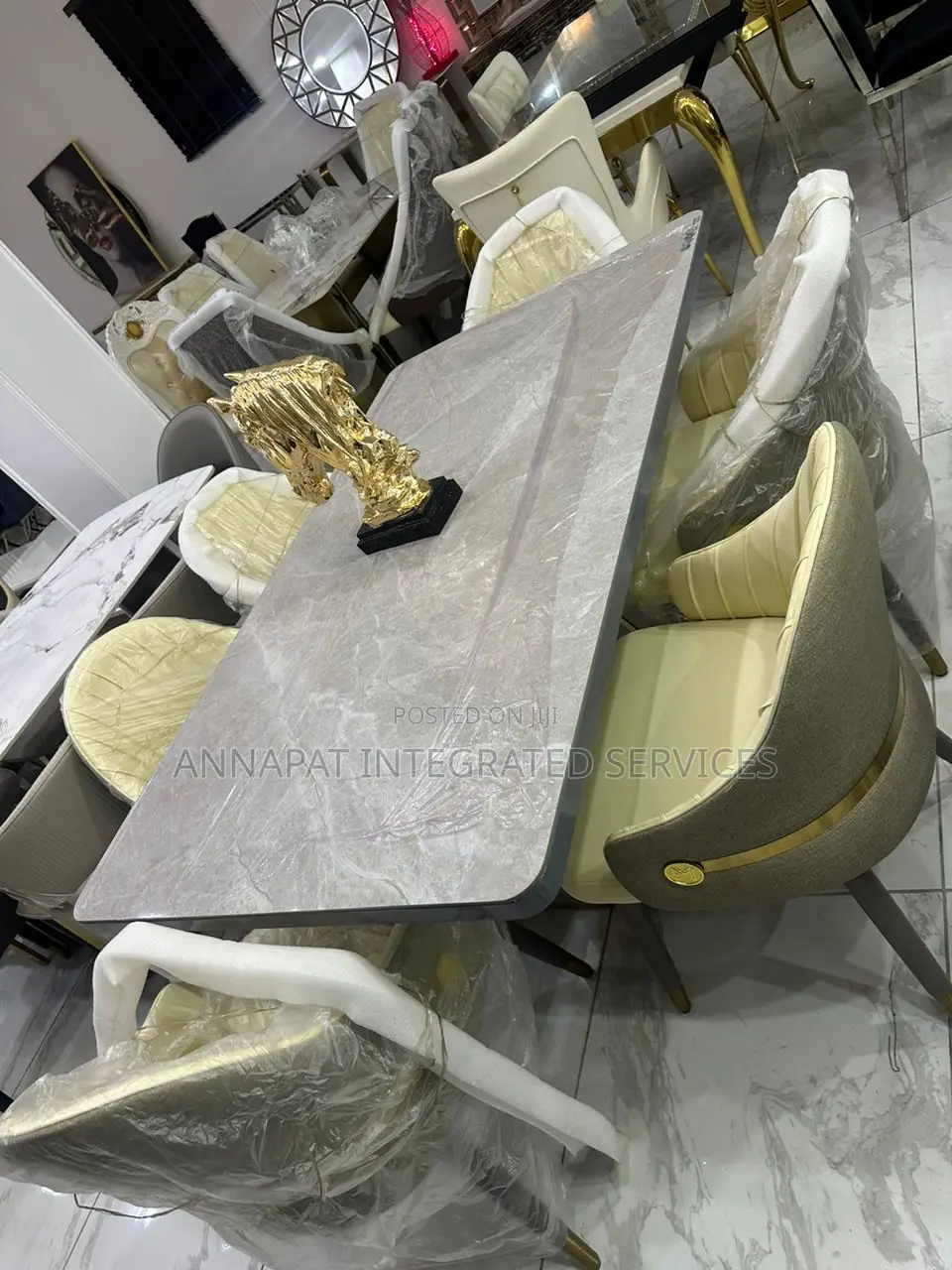 Exclusive Recent Dining Set