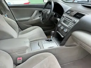Toyota Camry LE 4dr Sedan (2.5L 4cyl 6A) 2011 Green