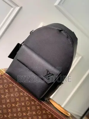 Original Louis Vuitton Leather Bag Is Avaialble in Store Now