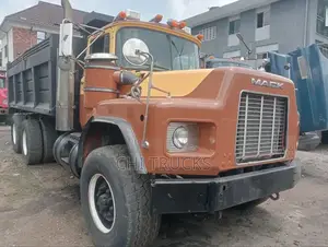 Mack Tipper