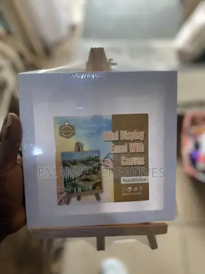 Mini Display Easel With Canvas 20cm X 20cm