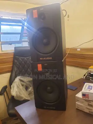 M-Audio Studio Monitor Speakers BX8D2
