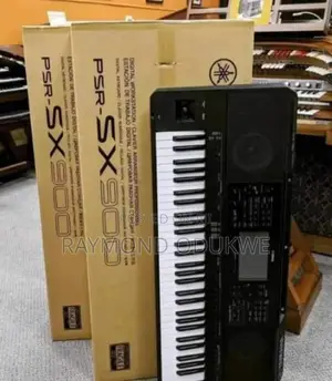 Yamaha PSR-SX900 Workstation Keyboard Piano