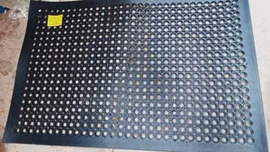 High Quality Rubber Long Lasting Hollow Rubber Mat 80x 120