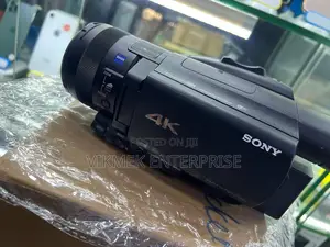 Sony FDR-Ax700 Camcorder Uk Used 97 Percent New