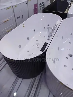 Executive Italian Bathtub With Jet and Bluetooth