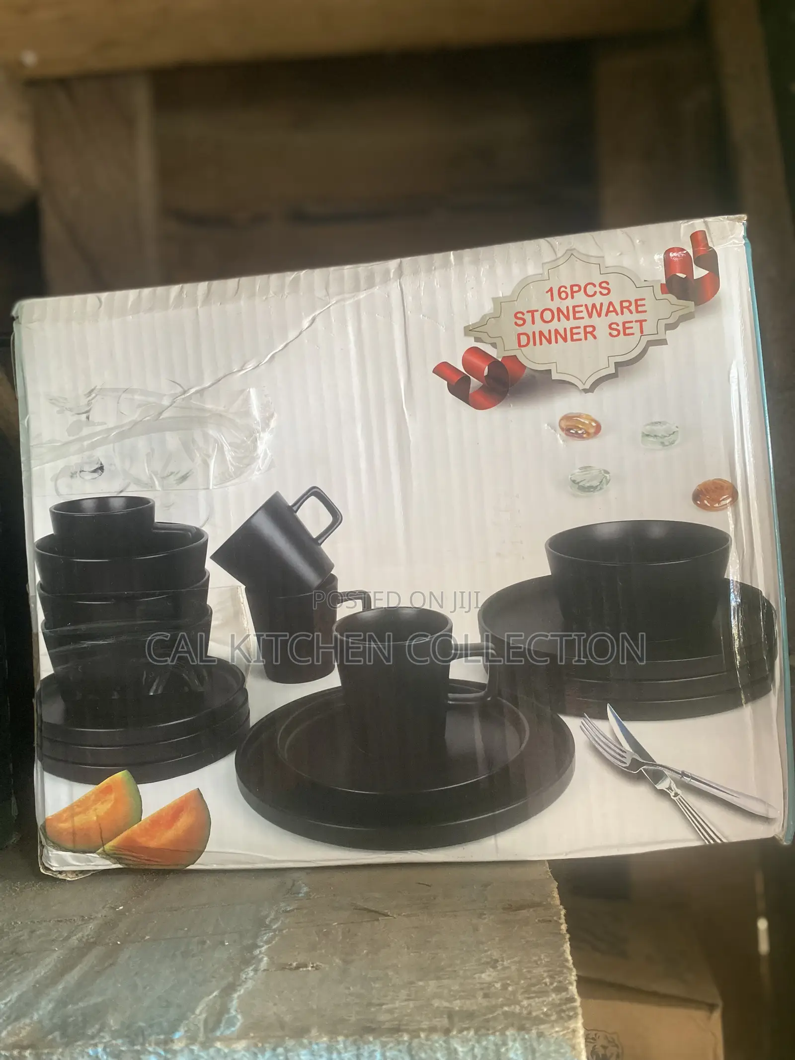 16 Pieces Stoneware Dinner Set