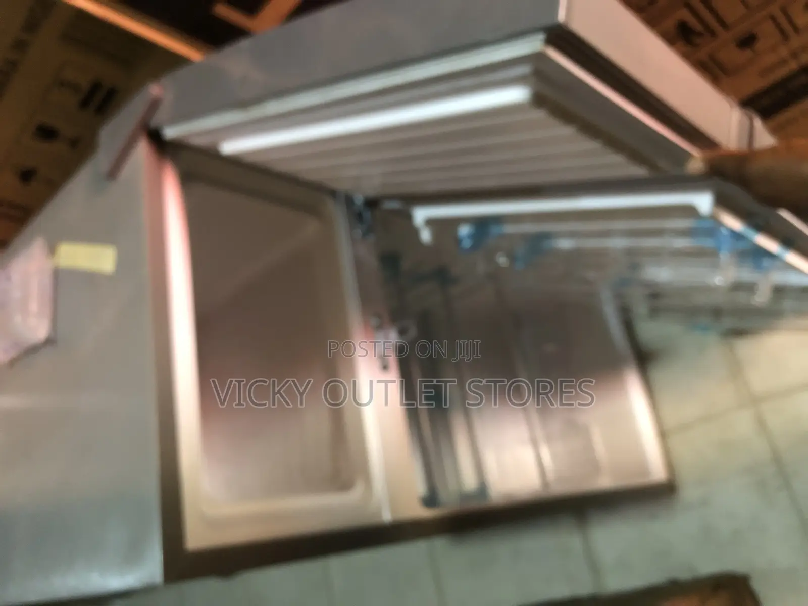 Aeon ART930 Refrigerator