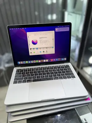 Laptop Apple MacBook Pro 2017 8GB Intel Core i5 SSD 256GB