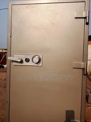 (109om) Analogue Fireproof Safe