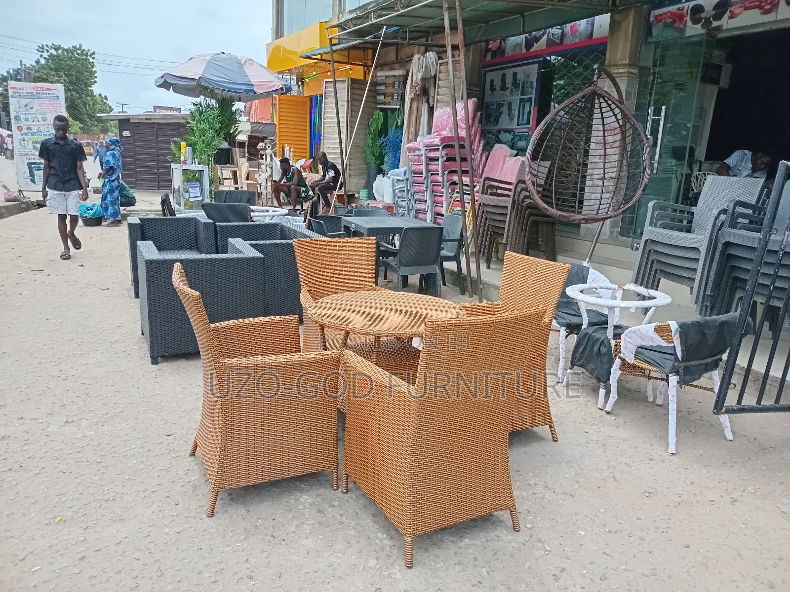 Big Boy Rattan Round Table Original
