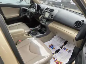 Toyota RAV4 Limited 2011 Gold