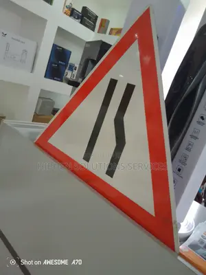 Road Safety Narrow Traffic Sign