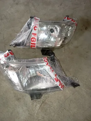 Head Light Toyota Hilux 012