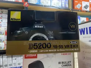 Nikon D5200 With 18-55mm VR