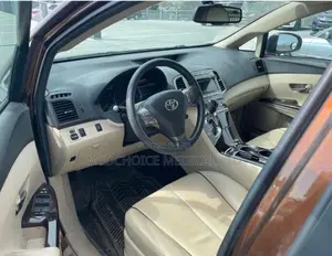 Toyota Venza AWD 2011 Brown