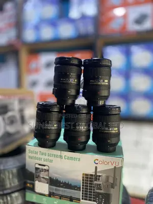 NIKON 18-200mm