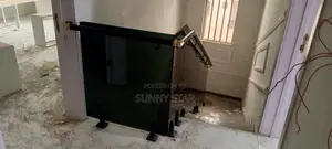 Step Frameless Glass Rails