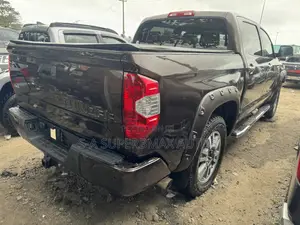 Toyota Tundra 2018 Brown