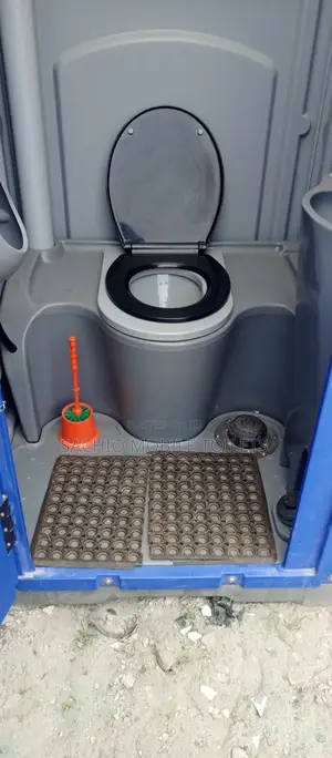 Quick Delivery Mobile Toilets for Lagos Construction Project