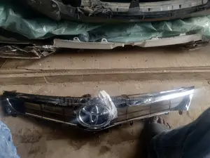 Front Grille Camry 013