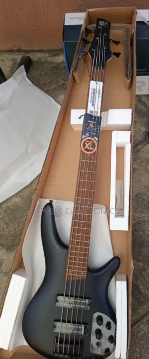 Ibanez 5-Strings Bass Guitar Sr305