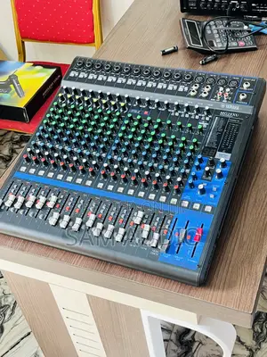 Yamaha MG20XU Mixing Console