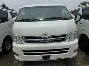 Toyota HiAce 2015 White